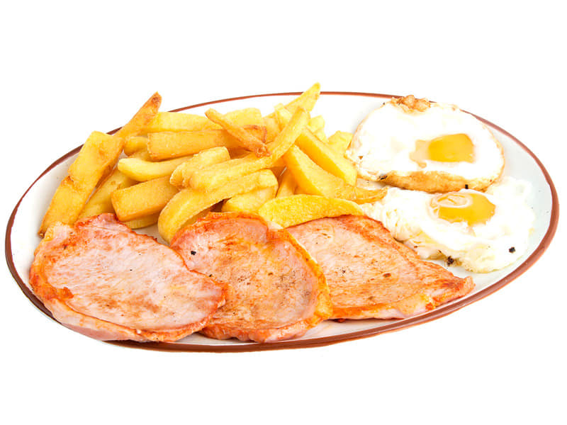 plato-combinado-lomo-huevos-patatas-fritas-restaurante-la-galana-luarca-asturias.jpg