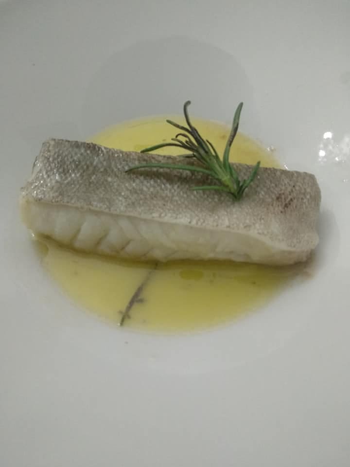Cocina tradicional alicantina en restaurante con encanto dentro de casa centenaria, especializado en arroces y marmitas.