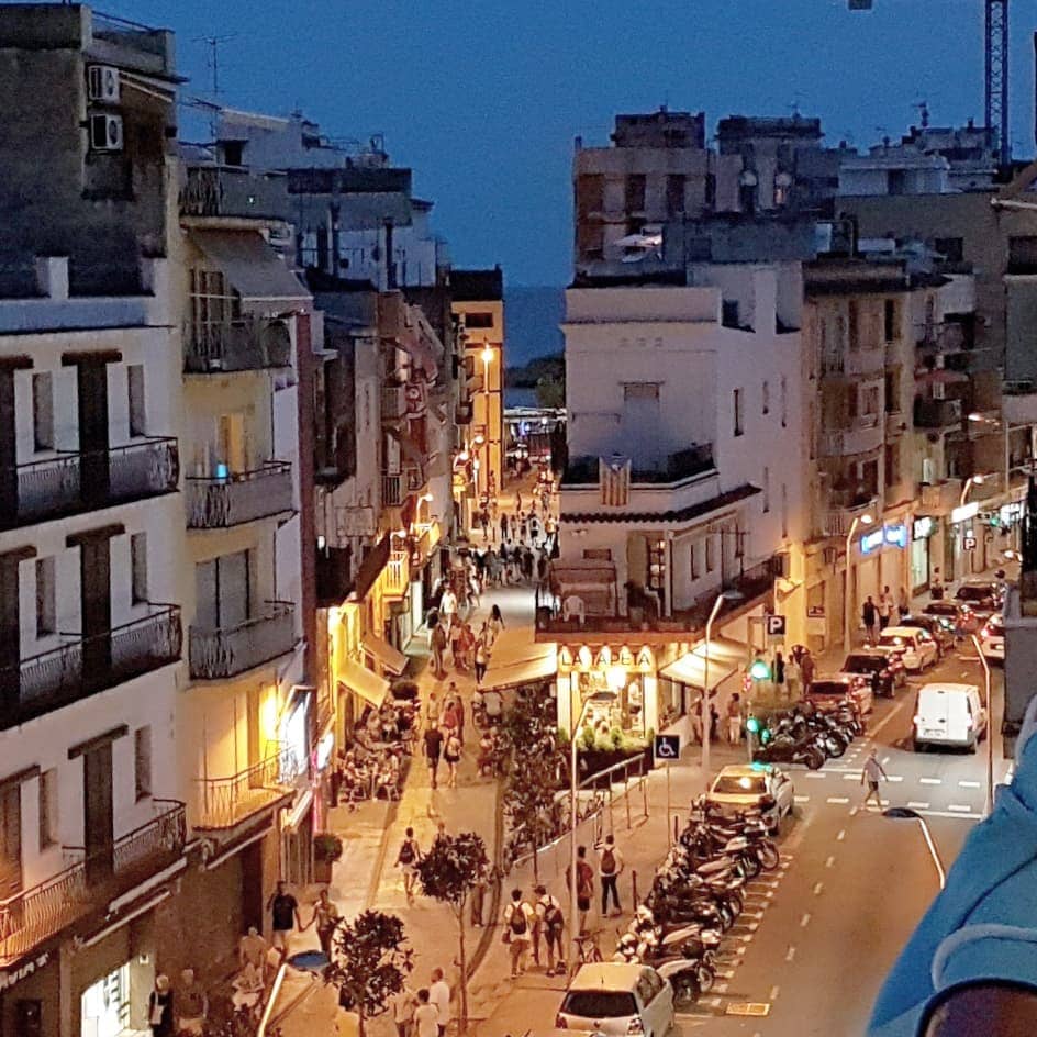 foto-noche-la-tapeta-blanes-girona.jpg