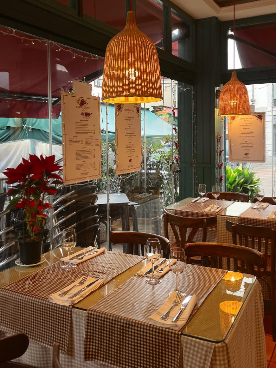 Restaurante de cocina tradicional que se encuentra en el centro de la ciudad de Llanes, en Asturias.