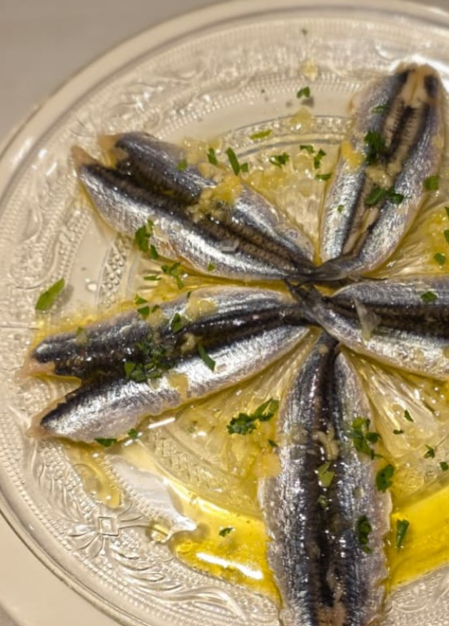 Restaurante de cocina tradicional que se encuentra en el centro de la ciudad de Llanes, en Asturias.
