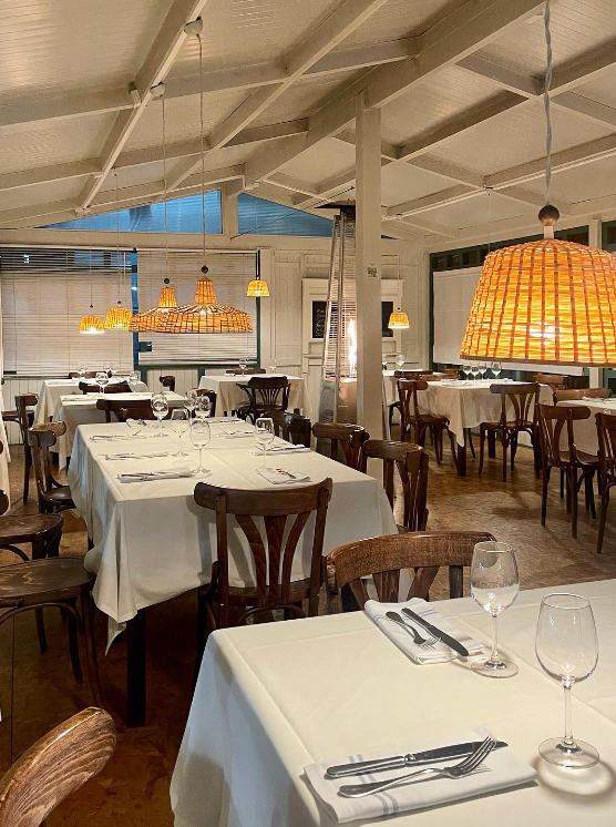 Restaurante de cocina tradicional que se encuentra en el centro de la ciudad de Llanes, en Asturias.