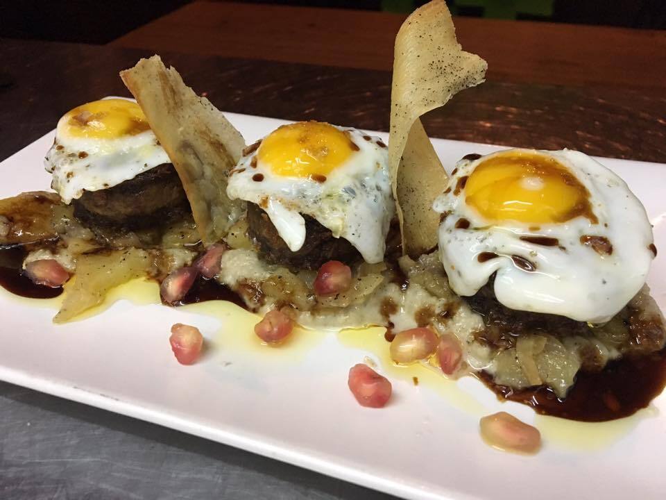 lata-berna-barcelona-tapa-huevo-frito-comida.jpg