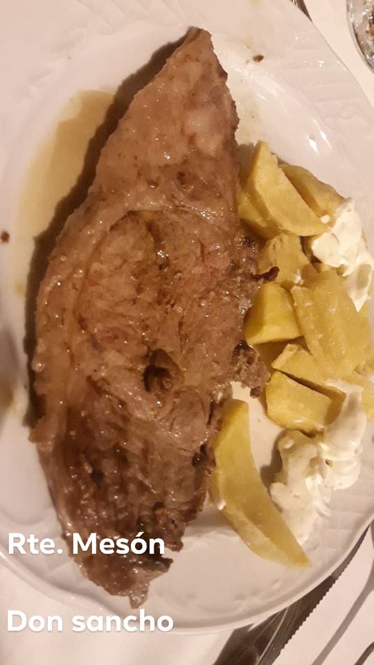 plato-filete-carne-patatas-fritas-restaurante-meson-don-sancho-segovia-castilla-leon.jpg