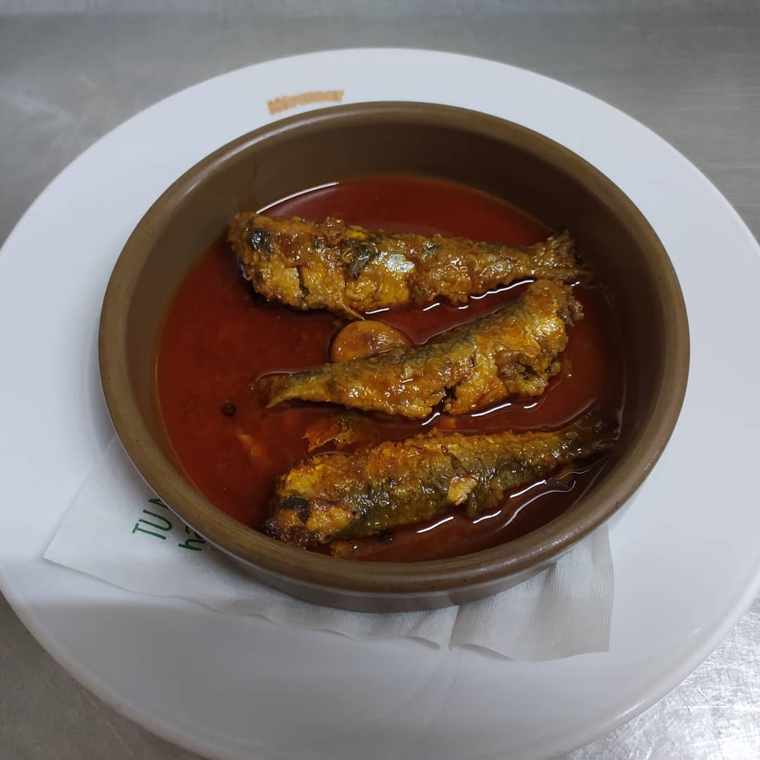 Restaurante de cocina tradicional mediterránea, especializada en arroces, tapas y bocadillos.