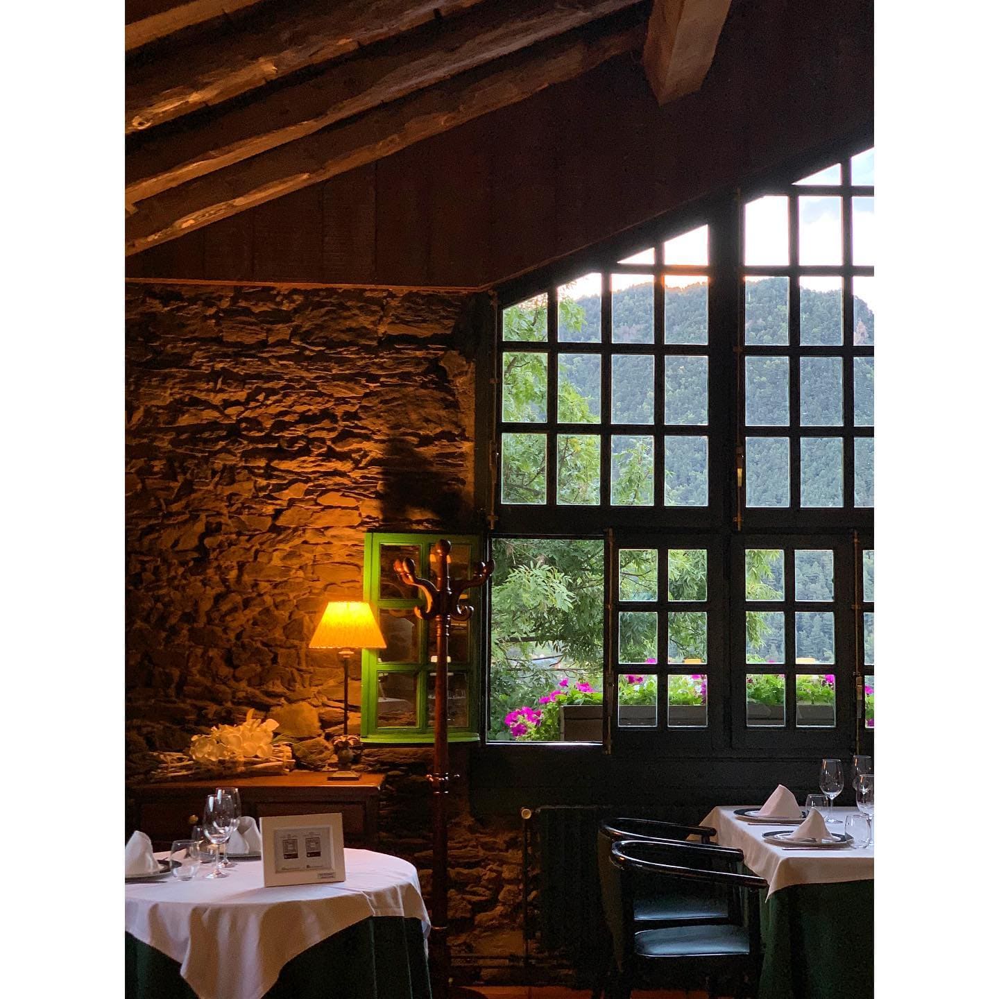 Cocina casera y menús en una borda del siglo XIX con vistas a las montañas de Andorra, a 9 minutos en coche de Andorra la Vella