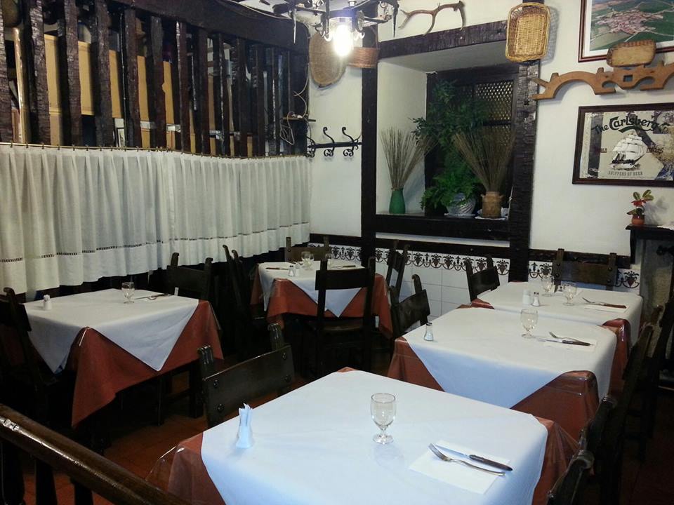 Restaurante de comida tradicional vasca de gran calidad en taberna típica con mucho encanto.                