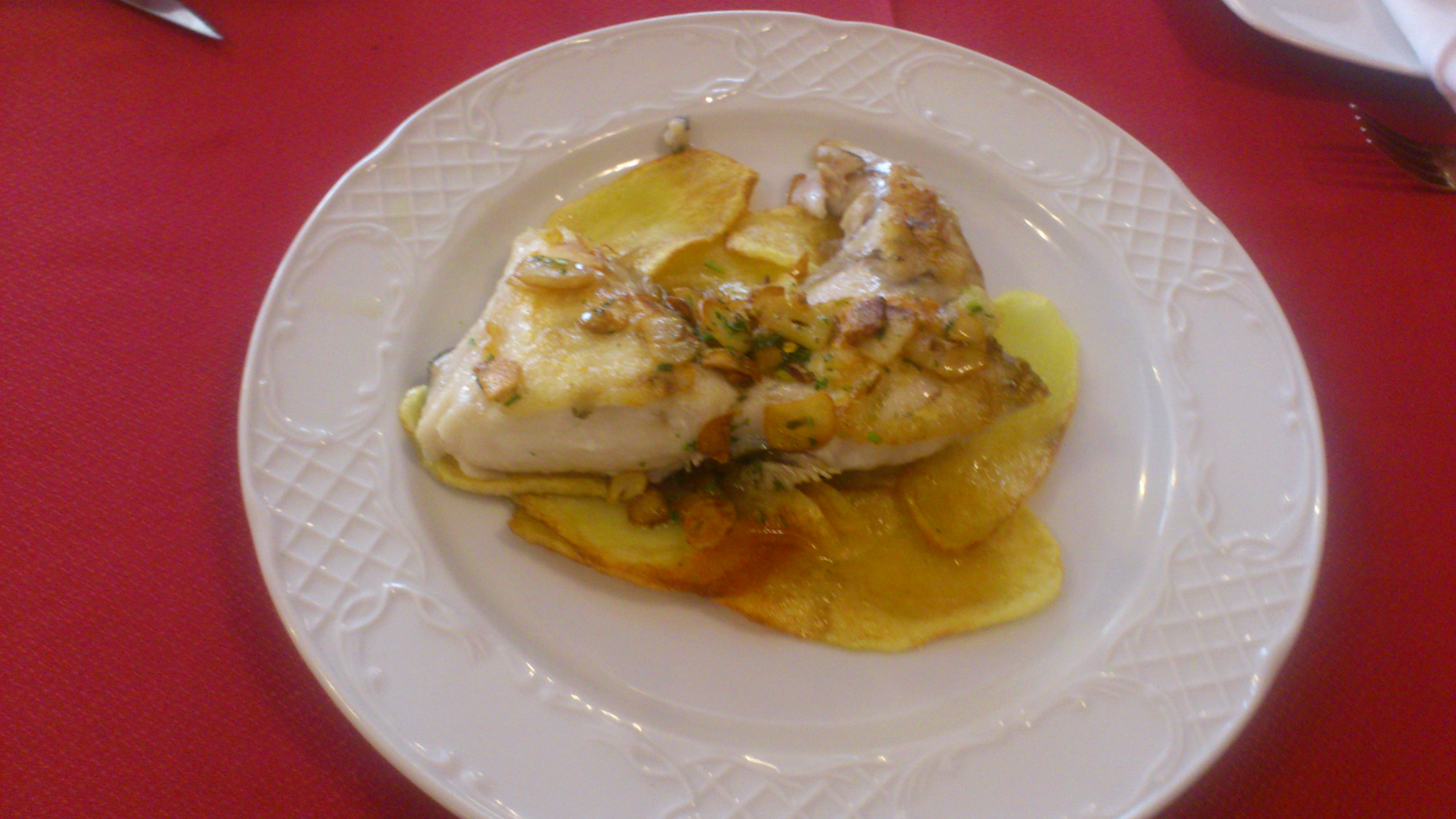 Restaurante con una cocina de temporada con el mejor codillo de Alcalá de Henares a 5 min a pie del Palacete de Laredo.