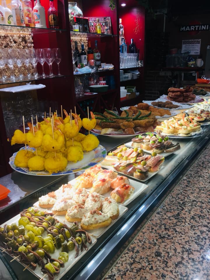 barra-de-pinchos-bar-restaurante-arcoiris-quinto-zaragoza.jpg