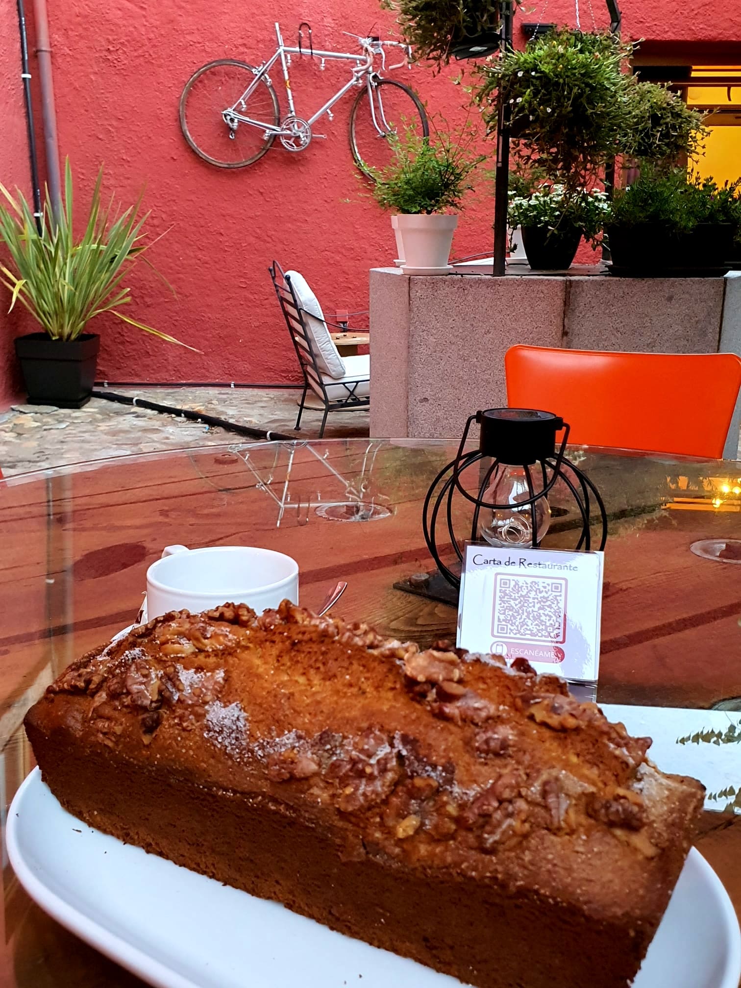 Restaurante para los amantes de los deportes de montaña en la Sierra Norte de Madrid a 10 minutos a pie del Embalse de Pinilla.