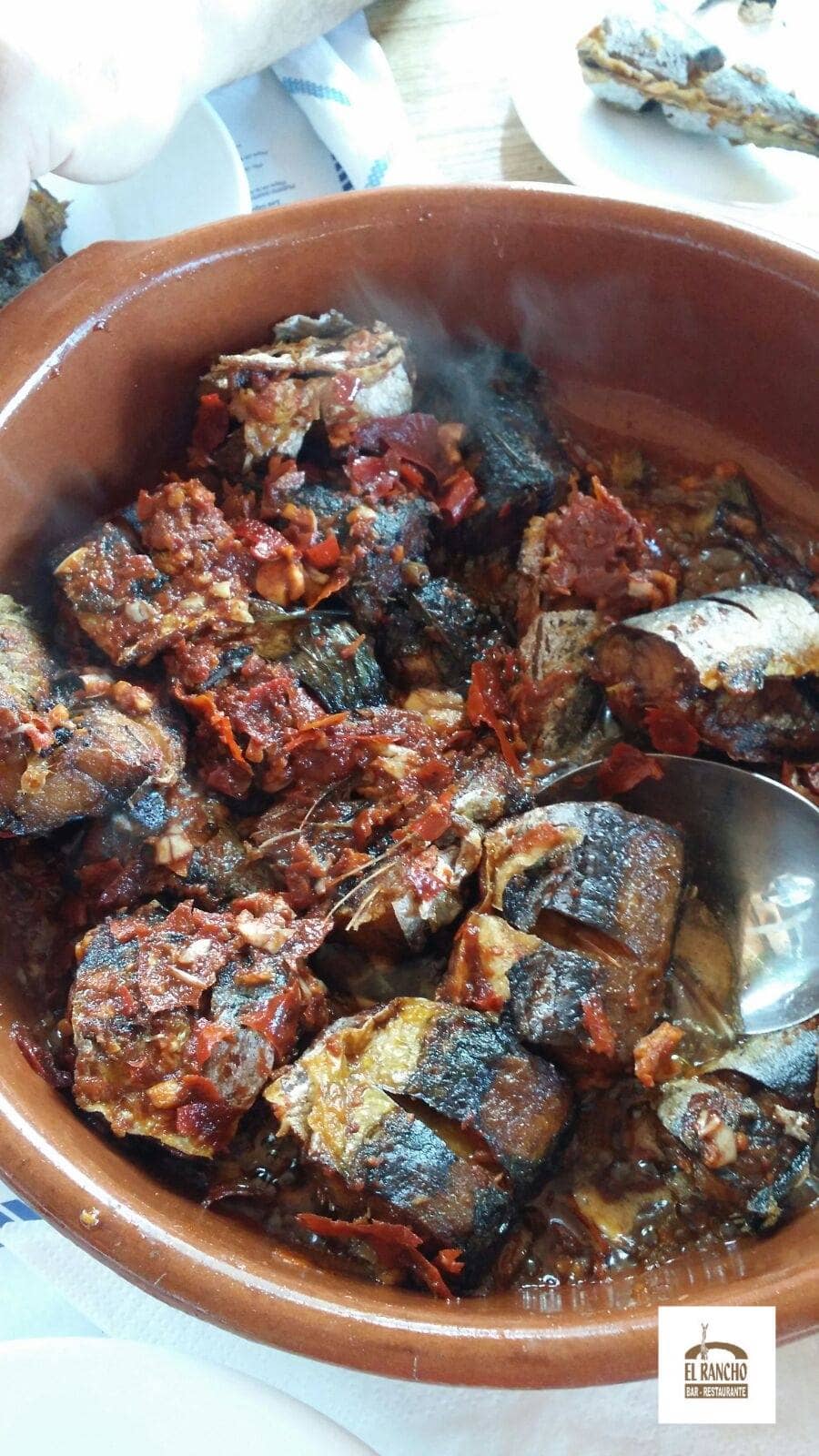 Restaurante rústico y campestre en la carretera de subida al Teide, con una cocina canaria tradicional.