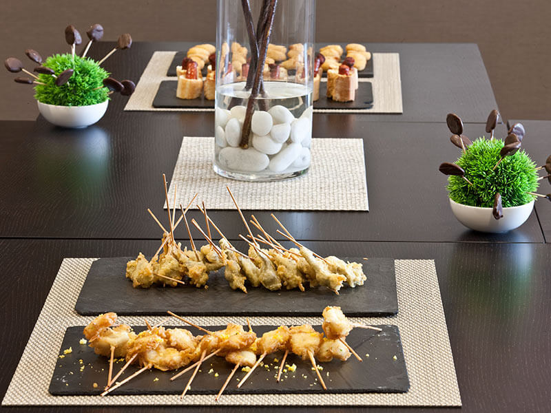 Restaurante del Hotel Hola Tafalla con especialidad en comida tradicional con toques modernos.
                         