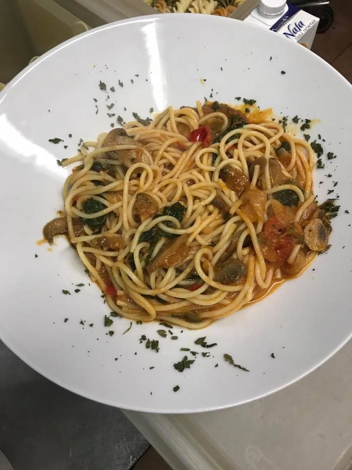 pasta-con-verduras-restaurante-traviatta-laredo.jpg