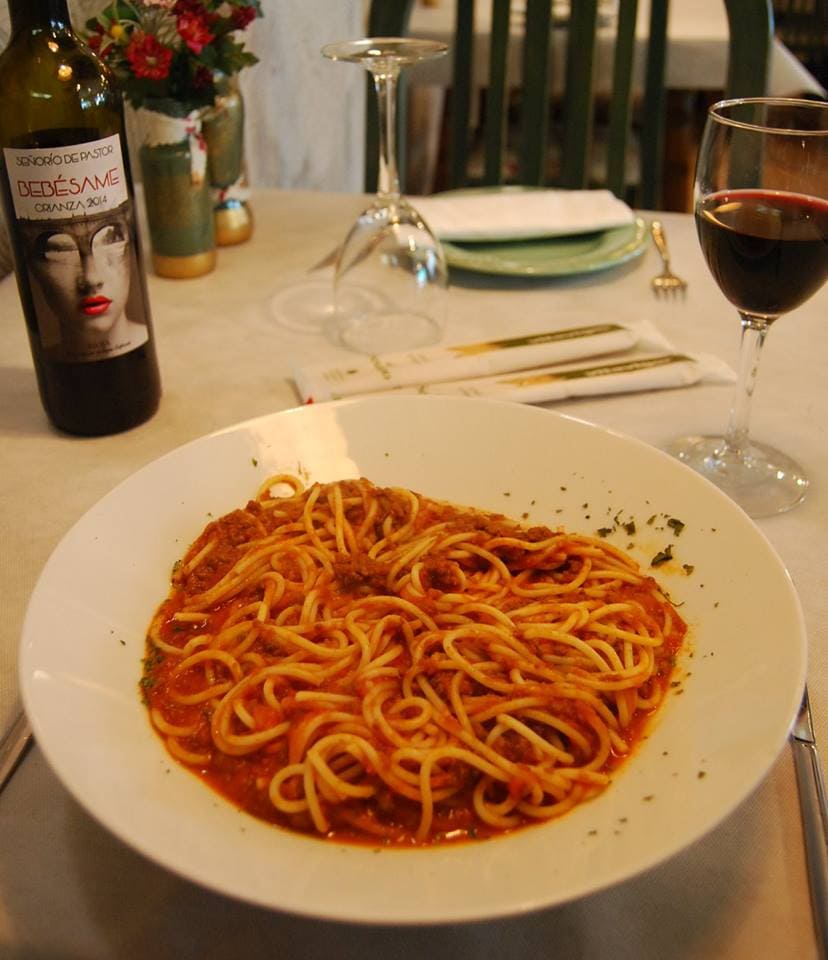 pasta-bolonegsa-restaurante-traviatta-laredo.jpg