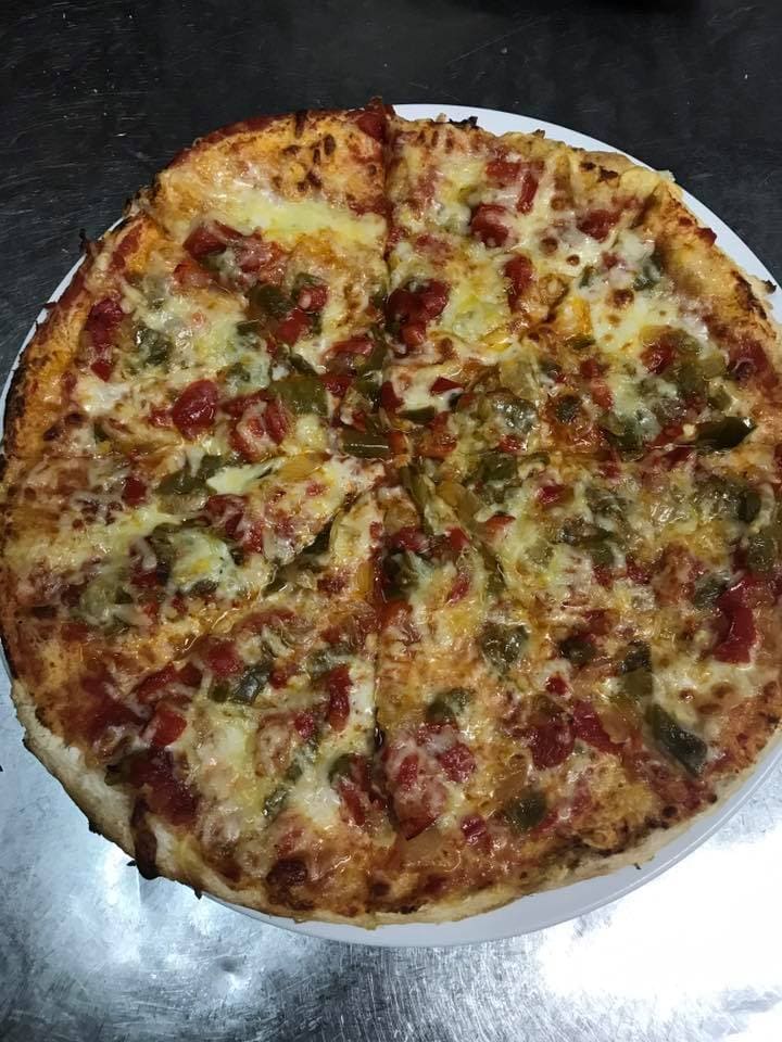 pizza-cuatro-ingredientes-restaurante-traviatta-laredo.jpg