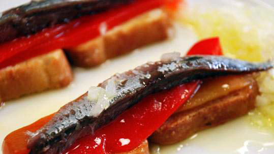 Restaurante de cocina tradicional y de sidrería con la mejor tortilla de bacalao de Euskadi.                        
