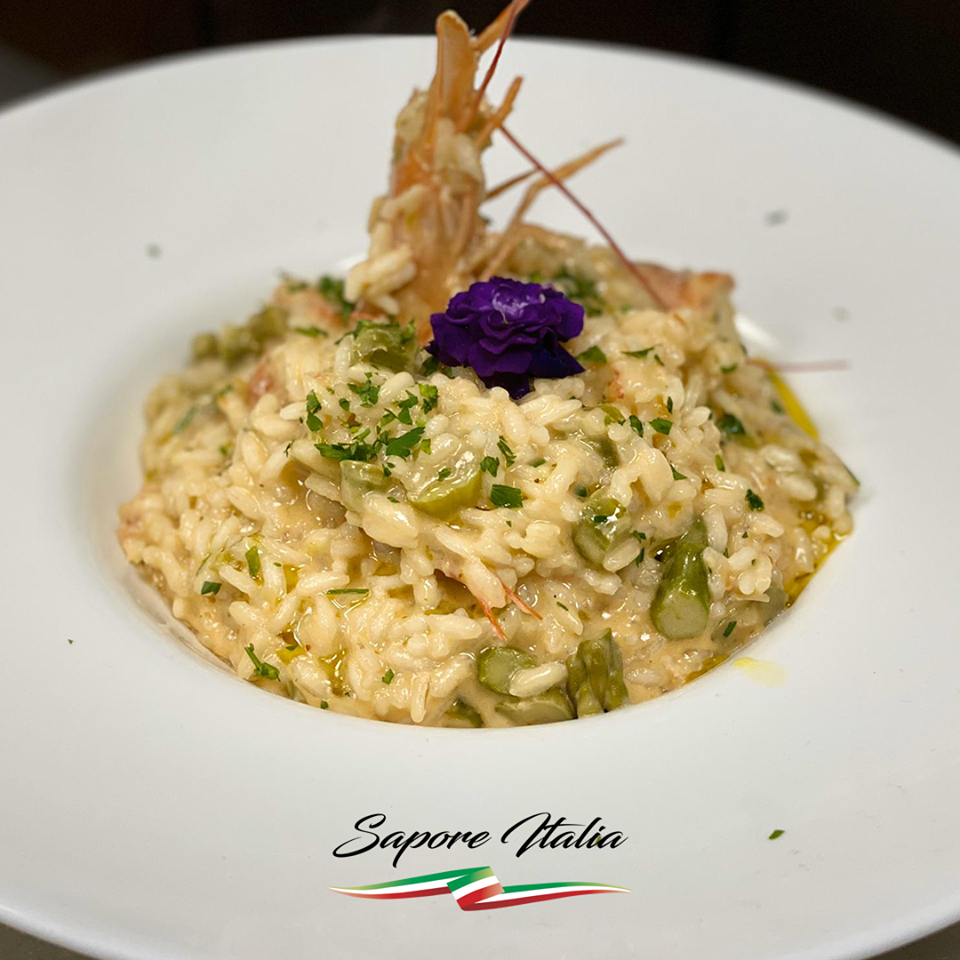 risotto-tricolore-crema-queso-mascarpone-gambas-esparragos-restaurante-sapore-a-italia-granada.png